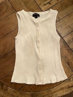 Truth Cream Ribbed Button-Front Tank size Medium